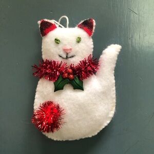 Cat Ornament Felt Hand-sewn Embroidery face sparkle garland holly white